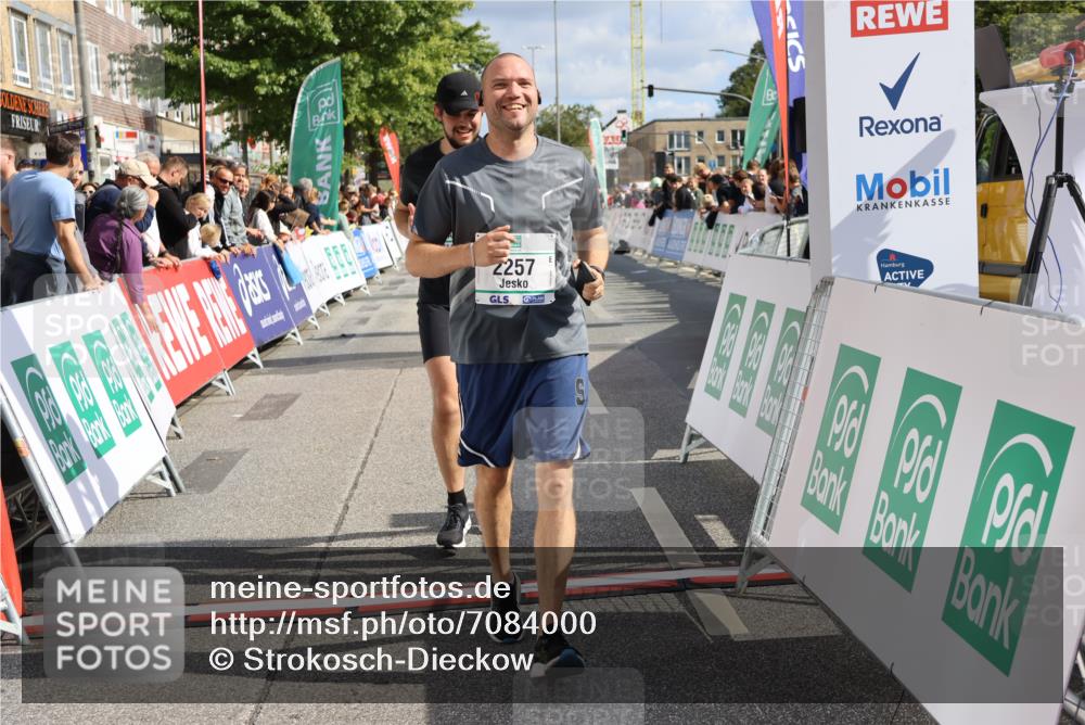 15.09.2024 - PSD Bank Halbmarathon Strokosch-Dieckow http://msf.ph/oto/7084000 15.09.2024 12:36:00 Ziel 1504, 1895, 2257, 2286, 3071 meine-sportfotos.de