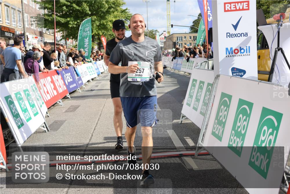 15.09.2024 - PSD Bank Halbmarathon Strokosch-Dieckow http://msf.ph/oto/7084030 15.09.2024 12:36:00 Ziel 1504, 1895, 2257, 2286, 3071 meine-sportfotos.de