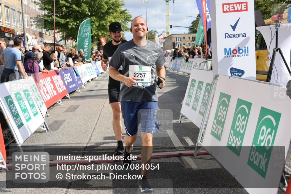 15.09.2024 - PSD Bank Halbmarathon Strokosch-Dieckow http://msf.ph/oto/7084054 15.09.2024 12:36:00 Ziel 1504, 1895, 2257, 2286, 3071 meine-sportfotos.de