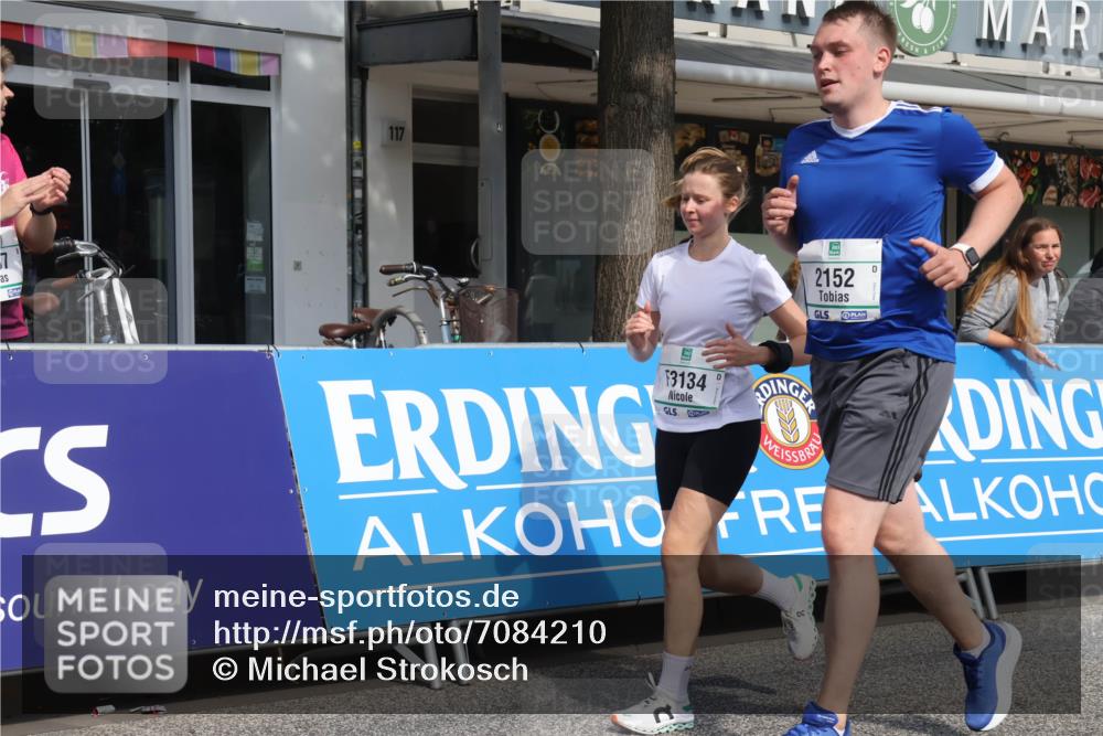 15.09.2024 - PSD Bank Halbmarathon Michael Strokosch http://msf.ph/oto/7084210 15.09.2024 12:30:44 Ziel 2152, 2261, 2347, 3134, 3312, 3352 meine-sportfotos.de