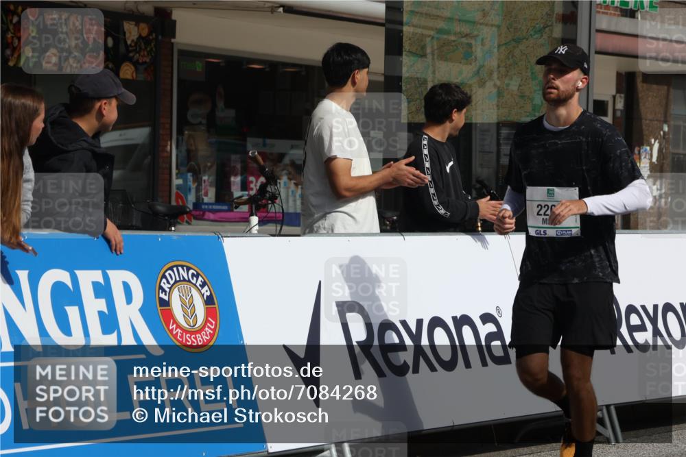 15.09.2024 - PSD Bank Halbmarathon Michael Strokosch http://msf.ph/oto/7084268 15.09.2024 12:30:52 Ziel 2152, 2261, 3134, 3211, 3279, 3312, 3414 meine-sportfotos.de