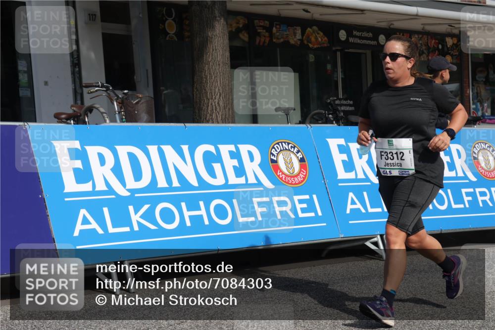 15.09.2024 - PSD Bank Halbmarathon Michael Strokosch http://msf.ph/oto/7084303 15.09.2024 12:30:55 Ziel 2259, 2261, 3211, 3279, 3312, 3414, 3416, 3542 meine-sportfotos.de