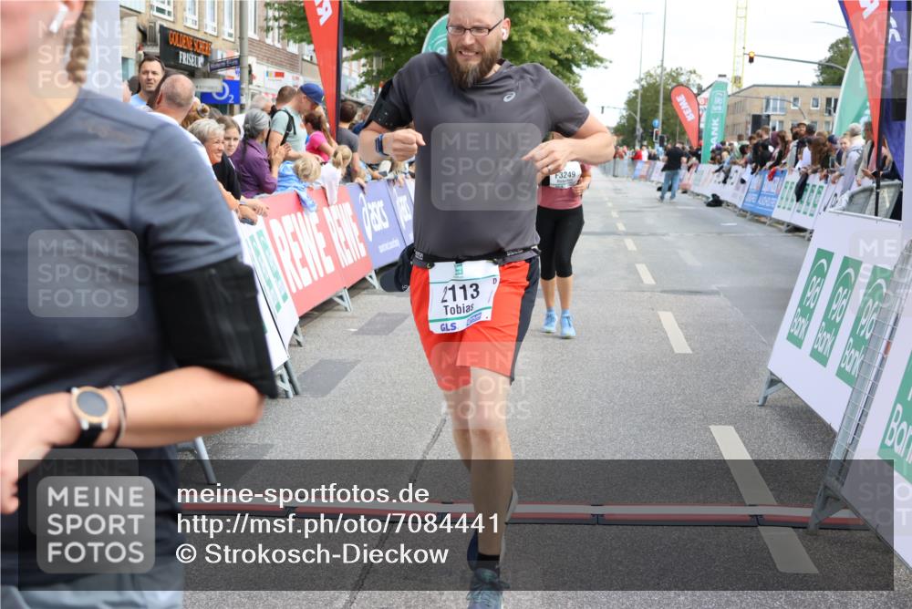 15.09.2024 - PSD Bank Halbmarathon Strokosch-Dieckow http://msf.ph/oto/7084441 15.09.2024 12:27:17 Ziel 2113, 3249, 3490 meine-sportfotos.de