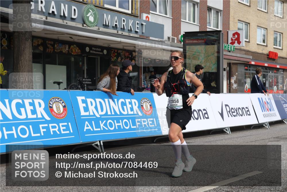 15.09.2024 - PSD Bank Halbmarathon Michael Strokosch http://msf.ph/oto/7084469 15.09.2024 12:31:07 Ziel 1948, 1961, 2259, 2858, 3089, 3211, 3279, 3414, 3416, 3486, 3542 meine-sportfotos.de