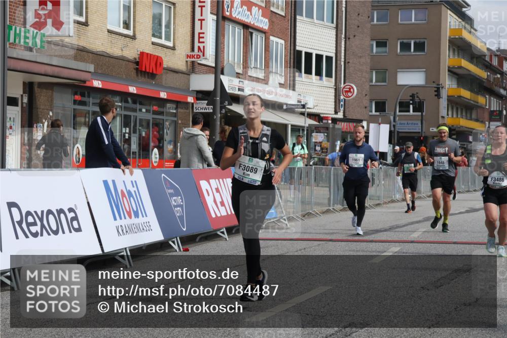 15.09.2024 - PSD Bank Halbmarathon Michael Strokosch http://msf.ph/oto/7084487 15.09.2024 12:31:09 Ziel 1948, 1961, 2259, 2858, 3089, 3211, 3279, 3416, 3486, 3542 meine-sportfotos.de