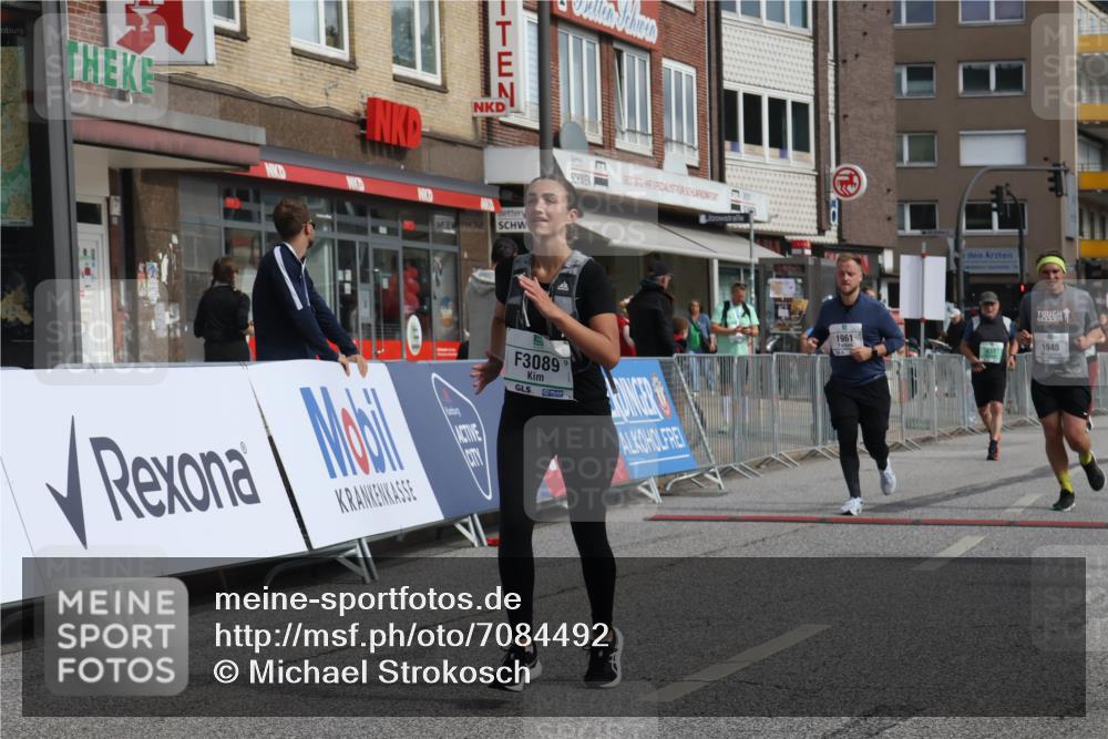 15.09.2024 - PSD Bank Halbmarathon Michael Strokosch http://msf.ph/oto/7084492 15.09.2024 12:31:10 Ziel 1948, 1961, 2259, 2858, 3089, 3211, 3279, 3416, 3486, 3542 meine-sportfotos.de