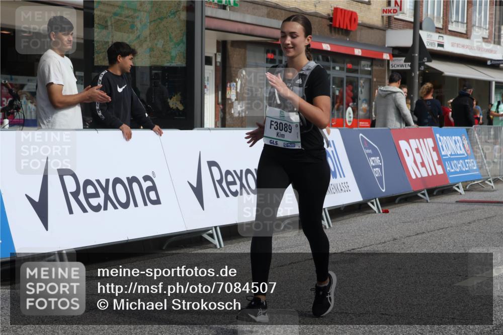 15.09.2024 - PSD Bank Halbmarathon Michael Strokosch http://msf.ph/oto/7084507 15.09.2024 12:31:10 Ziel 1948, 1961, 2259, 2858, 3089, 3211, 3279, 3416, 3486, 3542 meine-sportfotos.de