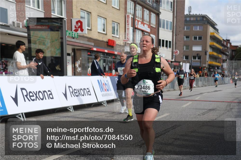 15.09.2024 - PSD Bank Halbmarathon Michael Strokosch http://msf.ph/oto/7084550 15.09.2024 12:31:13 Ziel 1948, 1961, 2259, 2858, 3089, 3309, 3416, 3486, 3542 meine-sportfotos.de