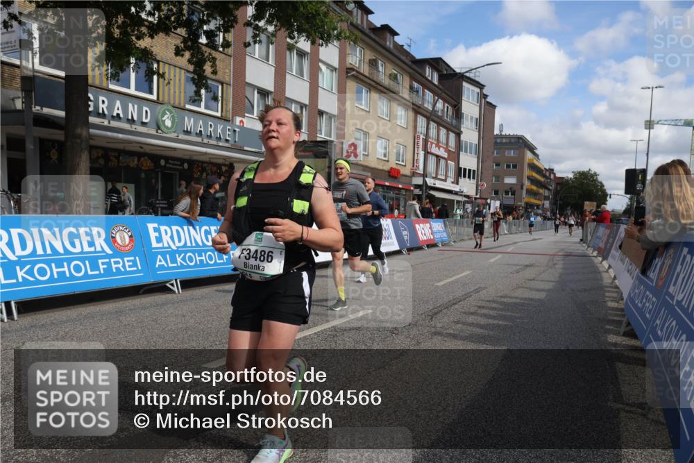 15.09.2024 - PSD Bank Halbmarathon Michael Strokosch http://msf.ph/oto/7084566 15.09.2024 12:31:14 Ziel 1948, 1961, 2858, 3089, 3309, 3416, 3486 meine-sportfotos.de