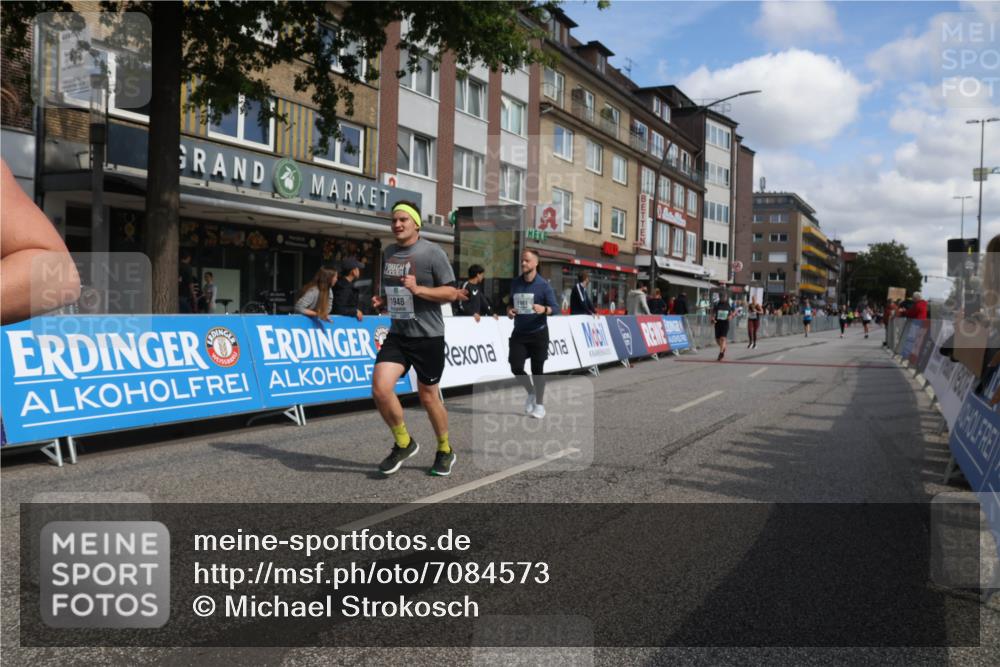 15.09.2024 - PSD Bank Halbmarathon Michael Strokosch http://msf.ph/oto/7084573 15.09.2024 12:31:15 Ziel 1948, 1961, 2858, 3089, 3309, 3486 meine-sportfotos.de