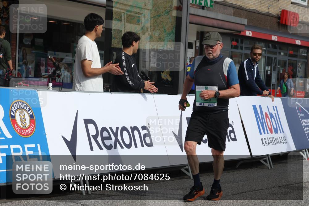 15.09.2024 - PSD Bank Halbmarathon Michael Strokosch http://msf.ph/oto/7084625 15.09.2024 12:31:19 Ziel 1866, 1948, 1961, 2068, 2887, 3089, 3309, 3486 meine-sportfotos.de