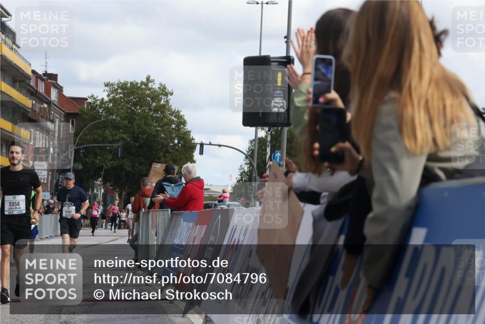 15.09.2024 - PSD Bank Halbmarathon Michael Strokosch http://msf.ph/oto/7084796 15.09.2024 12:31:39 Ziel 2192, 2352, 2358, 2423, 3014, 3203, 3207, 3356, 3541 meine-sportfotos.de