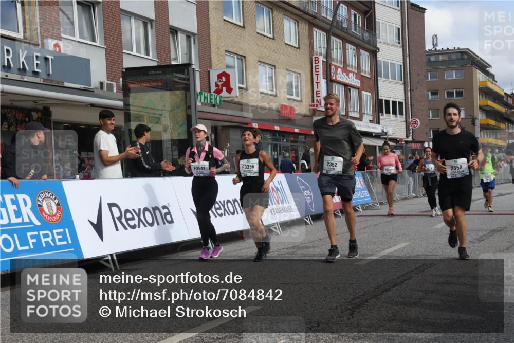 15.09.2024 - PSD Bank Halbmarathon Michael Strokosch http://msf.ph/oto/7084842 15.09.2024 12:31:42 Ziel 2192, 2352, 2358, 2423, 3014, 3203, 3207, 3356, 3541 meine-sportfotos.de