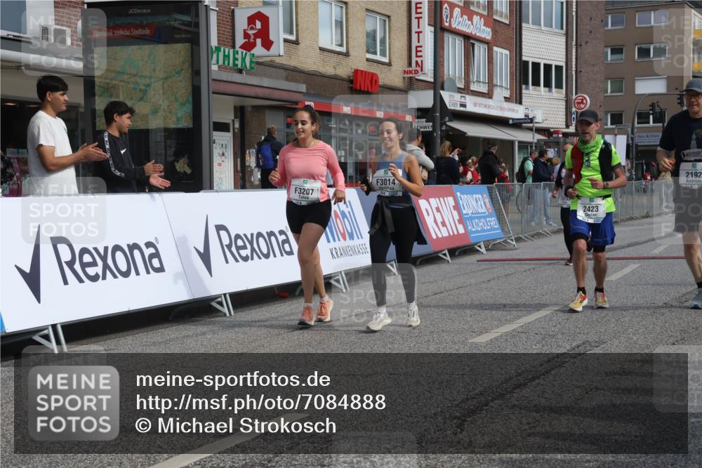 15.09.2024 - PSD Bank Halbmarathon Michael Strokosch http://msf.ph/oto/7084888 15.09.2024 12:31:45 Ziel 2192, 2352, 2358, 2423, 3014, 3203, 3207, 3356, 3541 meine-sportfotos.de
