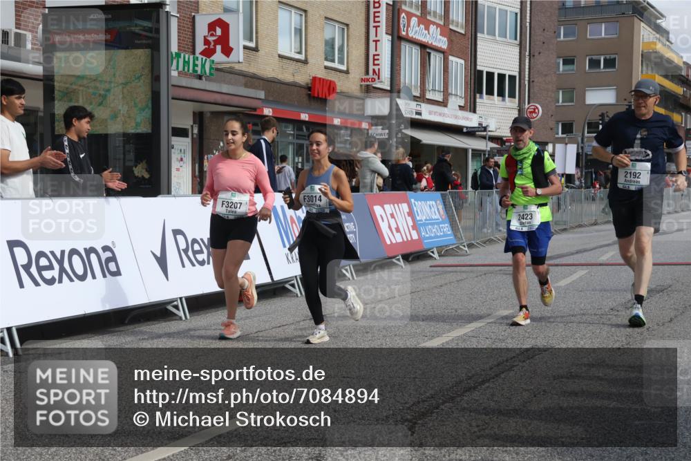15.09.2024 - PSD Bank Halbmarathon Michael Strokosch http://msf.ph/oto/7084894 15.09.2024 12:31:45 Ziel 2192, 2352, 2358, 2423, 3014, 3203, 3207, 3356, 3541 meine-sportfotos.de