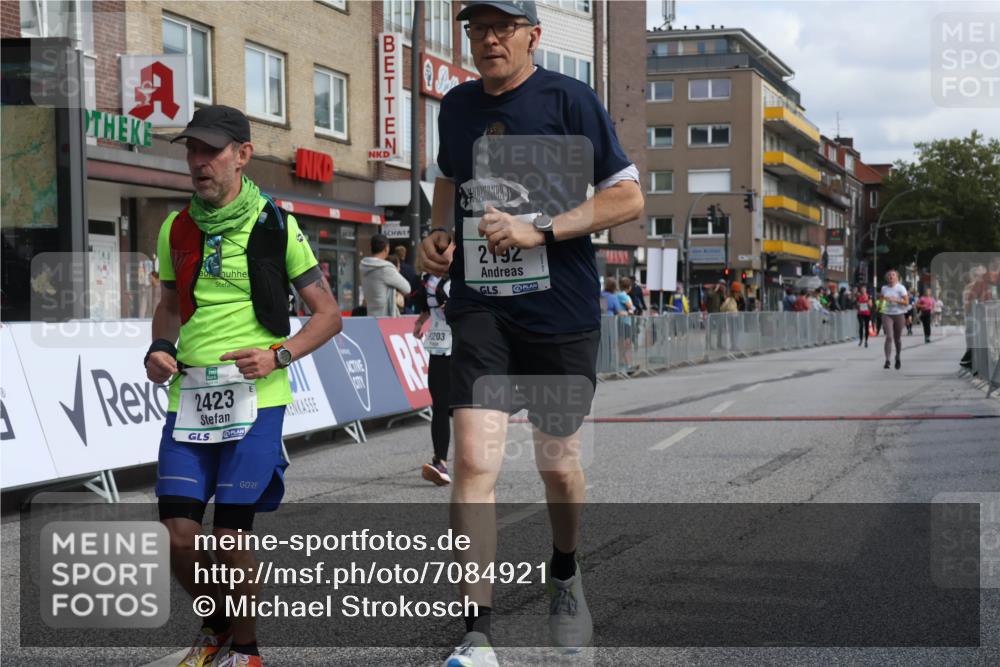 15.09.2024 - PSD Bank Halbmarathon Michael Strokosch http://msf.ph/oto/7084921 15.09.2024 12:31:47 Ziel 2192, 2352, 2358, 2423, 3014, 3203, 3207, 3291, 3356, 3541 meine-sportfotos.de