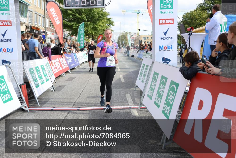 15.09.2024 - PSD Bank Halbmarathon Strokosch-Dieckow http://msf.ph/oto/7084965 15.09.2024 12:36:53 Ziel 1978, 3404, 3411 meine-sportfotos.de
