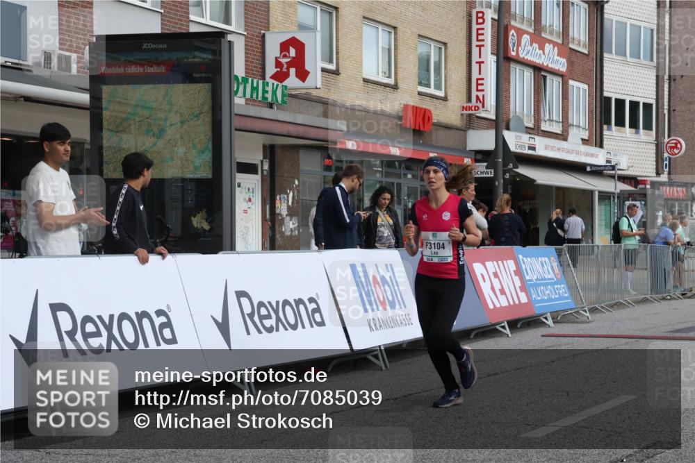 15.09.2024 - PSD Bank Halbmarathon Michael Strokosch http://msf.ph/oto/7085039 15.09.2024 12:32:02 Ziel 2375, 2684, 3104, 3291 meine-sportfotos.de