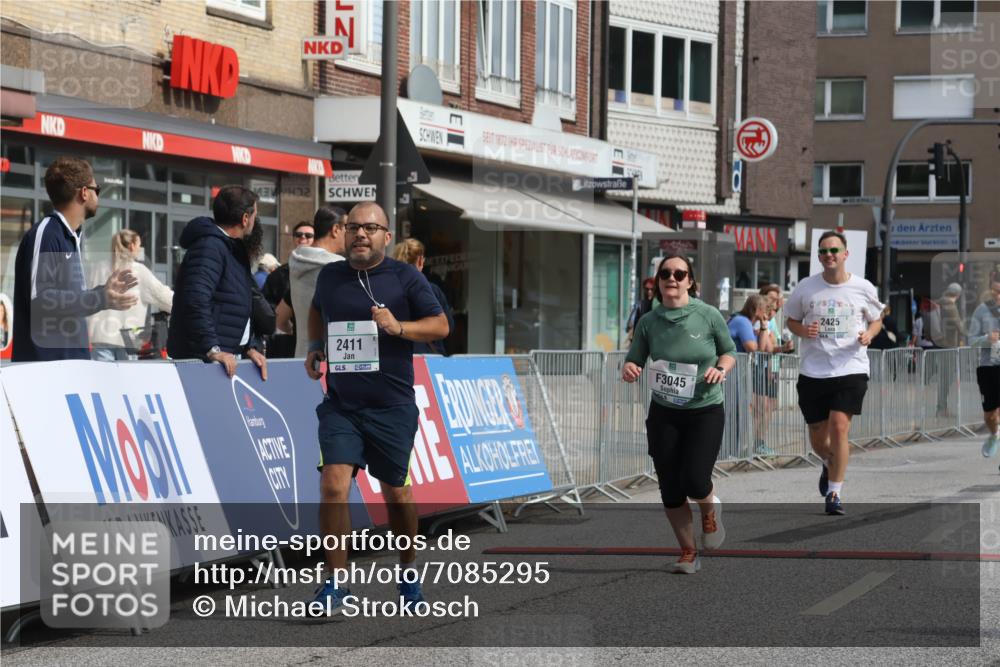 15.09.2024 - PSD Bank Halbmarathon Michael Strokosch http://msf.ph/oto/7085295 15.09.2024 12:32:37 Ziel 2411, 2414, 2425, 3045, 3358, 3368 meine-sportfotos.de
