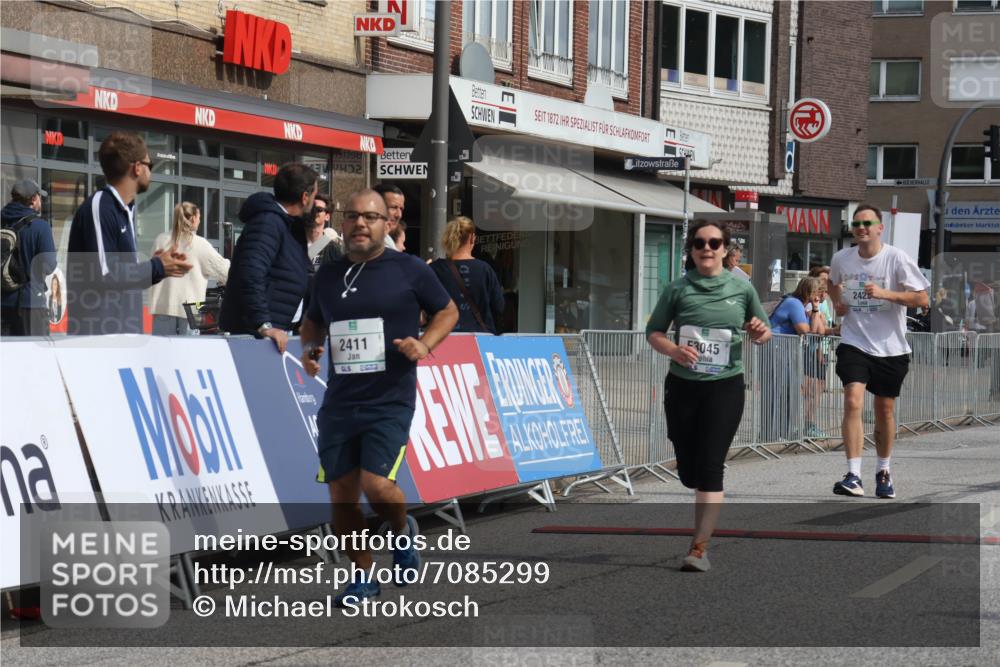 15.09.2024 - PSD Bank Halbmarathon Michael Strokosch http://msf.ph/oto/7085299 15.09.2024 12:32:37 Ziel 2411, 2414, 2425, 3045, 3358, 3368 meine-sportfotos.de