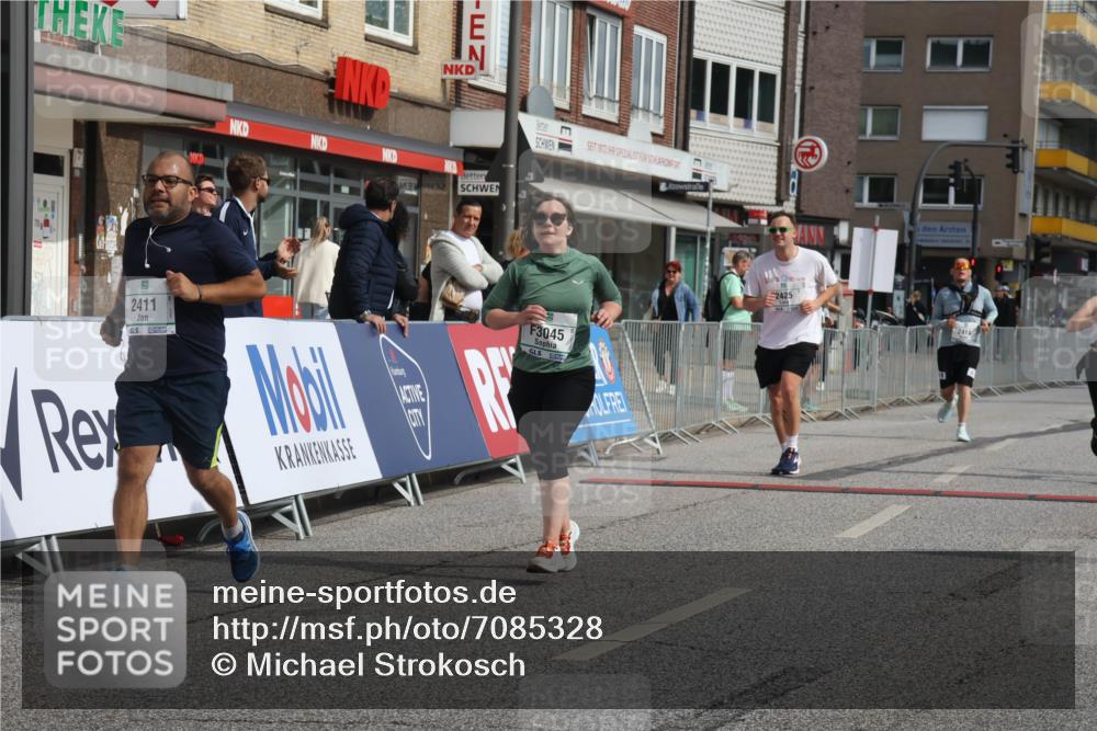 15.09.2024 - PSD Bank Halbmarathon Michael Strokosch http://msf.ph/oto/7085328 15.09.2024 12:32:38 Ziel 2411, 2414, 2425, 3045, 3358 meine-sportfotos.de