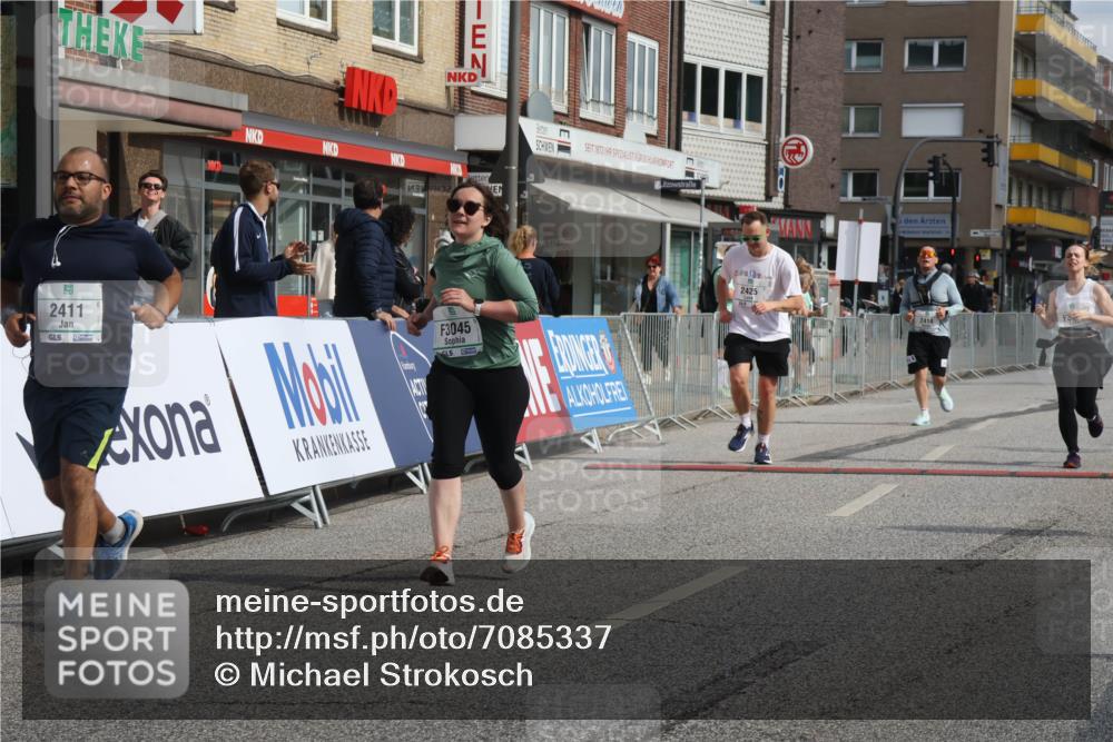 15.09.2024 - PSD Bank Halbmarathon Michael Strokosch http://msf.ph/oto/7085337 15.09.2024 12:32:38 Ziel 2411, 2414, 2425, 3045, 3358 meine-sportfotos.de