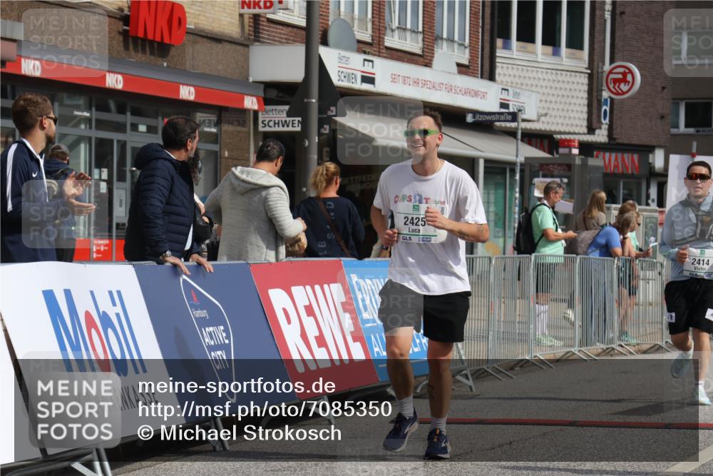 15.09.2024 - PSD Bank Halbmarathon Michael Strokosch http://msf.ph/oto/7085350 15.09.2024 12:32:40 Ziel 2411, 2414, 2425, 3045, 3358 meine-sportfotos.de