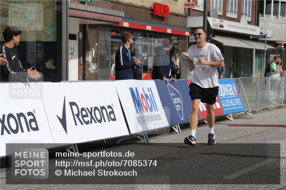 15.09.2024 - PSD Bank Halbmarathon Michael Strokosch http://msf.ph/oto/7085374 15.09.2024 12:32:41 Ziel 2411, 2414, 2425, 3045, 3358 meine-sportfotos.de