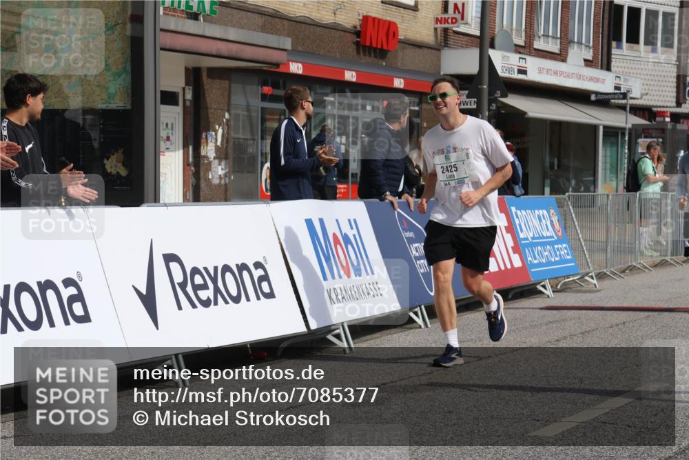 15.09.2024 - PSD Bank Halbmarathon Michael Strokosch http://msf.ph/oto/7085377 15.09.2024 12:32:41 Ziel 2411, 2414, 2425, 3045, 3358 meine-sportfotos.de