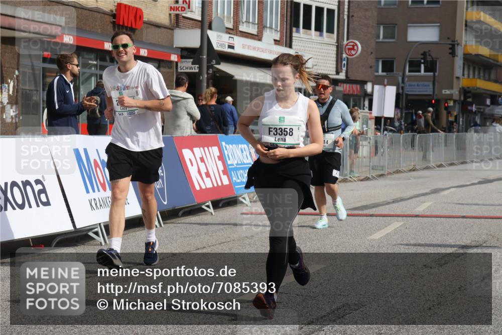 15.09.2024 - PSD Bank Halbmarathon Michael Strokosch http://msf.ph/oto/7085393 15.09.2024 12:32:42 Ziel 2411, 2414, 2425, 3045, 3358 meine-sportfotos.de
