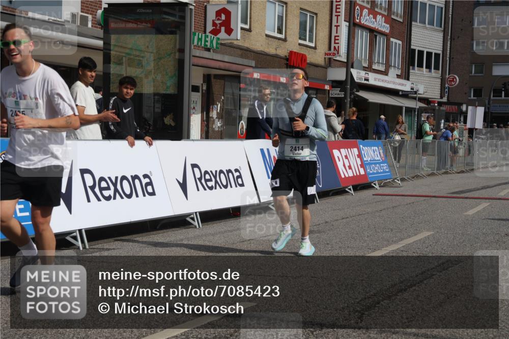 15.09.2024 - PSD Bank Halbmarathon Michael Strokosch http://msf.ph/oto/7085423 15.09.2024 12:32:44 Ziel 2411, 2414, 2425, 3045, 3358 meine-sportfotos.de