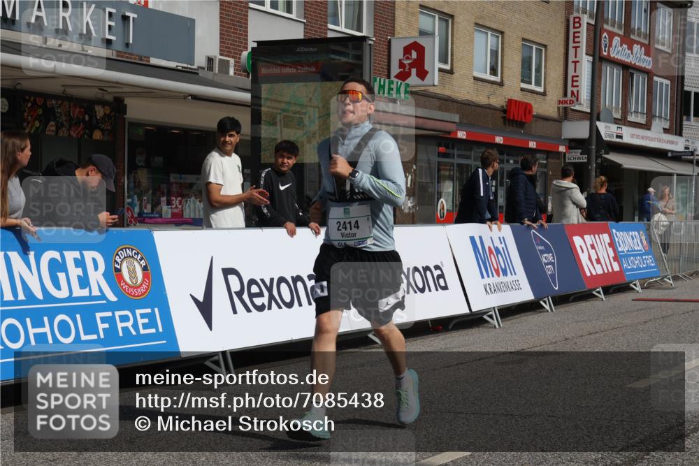 15.09.2024 - PSD Bank Halbmarathon Michael Strokosch http://msf.ph/oto/7085438 15.09.2024 12:32:45 Ziel 2411, 2414, 2425, 3045, 3358 meine-sportfotos.de
