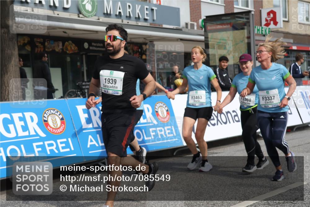 15.09.2024 - PSD Bank Halbmarathon Michael Strokosch http://msf.ph/oto/7085549 15.09.2024 12:33:07 Ziel 1939, 3308, 3336, 3337, 3359, 3463 meine-sportfotos.de
