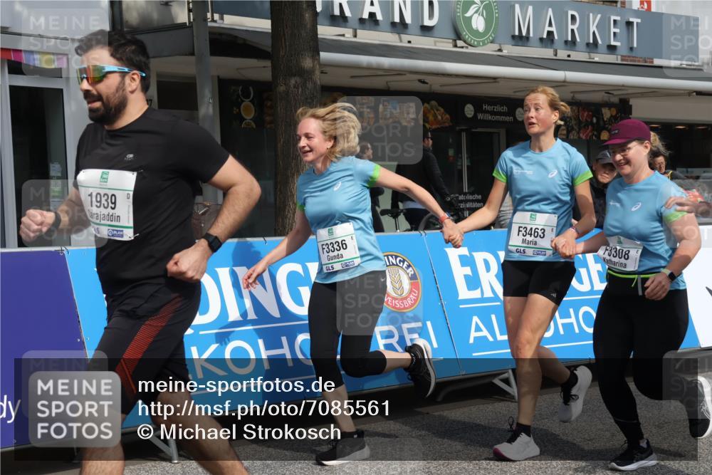 15.09.2024 - PSD Bank Halbmarathon Michael Strokosch http://msf.ph/oto/7085561 15.09.2024 12:33:07 Ziel 1939, 3308, 3336, 3337, 3359, 3463 meine-sportfotos.de