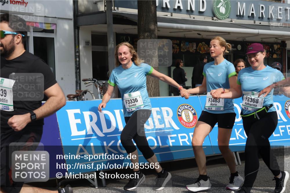 15.09.2024 - PSD Bank Halbmarathon Michael Strokosch http://msf.ph/oto/7085565 15.09.2024 12:33:07 Ziel 1939, 3308, 3336, 3337, 3359, 3463 meine-sportfotos.de
