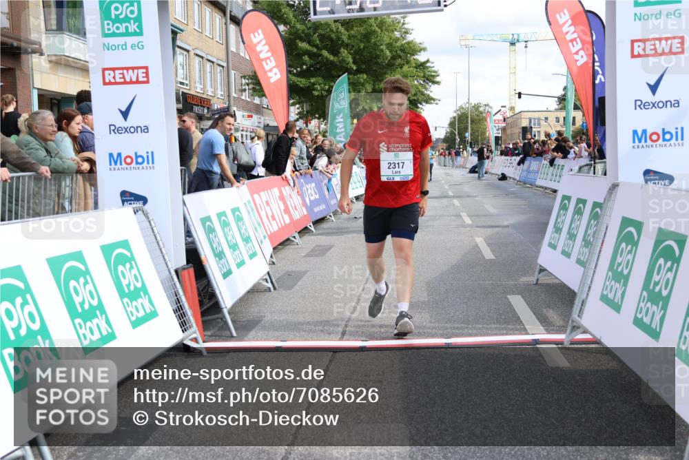 15.09.2024 - PSD Bank Halbmarathon Strokosch-Dieckow http://msf.ph/oto/7085626 15.09.2024 12:37:07 Ziel 1978, 2317, 3411 meine-sportfotos.de