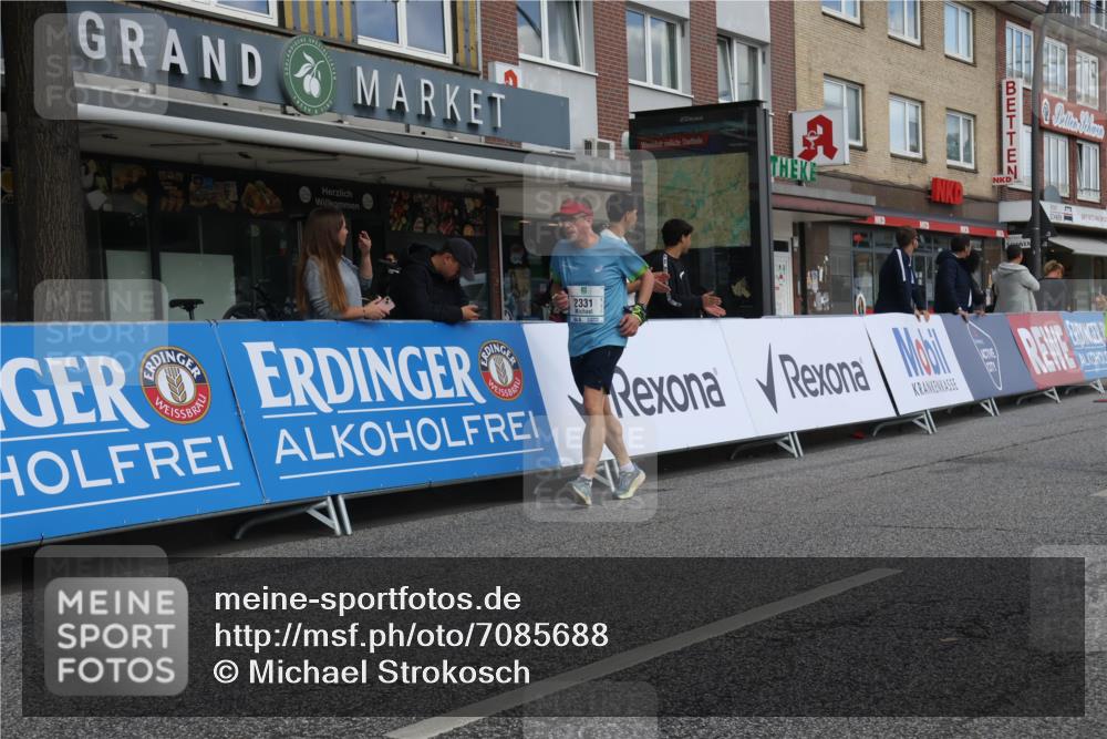 15.09.2024 - PSD Bank Halbmarathon Michael Strokosch http://msf.ph/oto/7085688 15.09.2024 12:33:31 Ziel 1983, 2331, 3107 meine-sportfotos.de