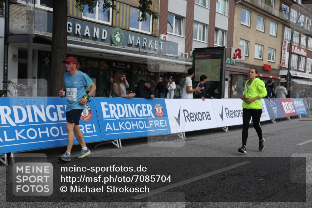 15.09.2024 - PSD Bank Halbmarathon Michael Strokosch http://msf.ph/oto/7085704 15.09.2024 12:33:32 Ziel 1983, 2331, 3107 meine-sportfotos.de
