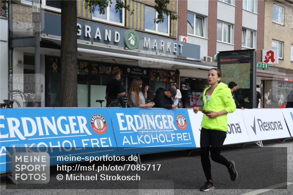 15.09.2024 - PSD Bank Halbmarathon Michael Strokosch http://msf.ph/oto/7085717 15.09.2024 12:33:33 Ziel 1983, 2331, 3107 meine-sportfotos.de