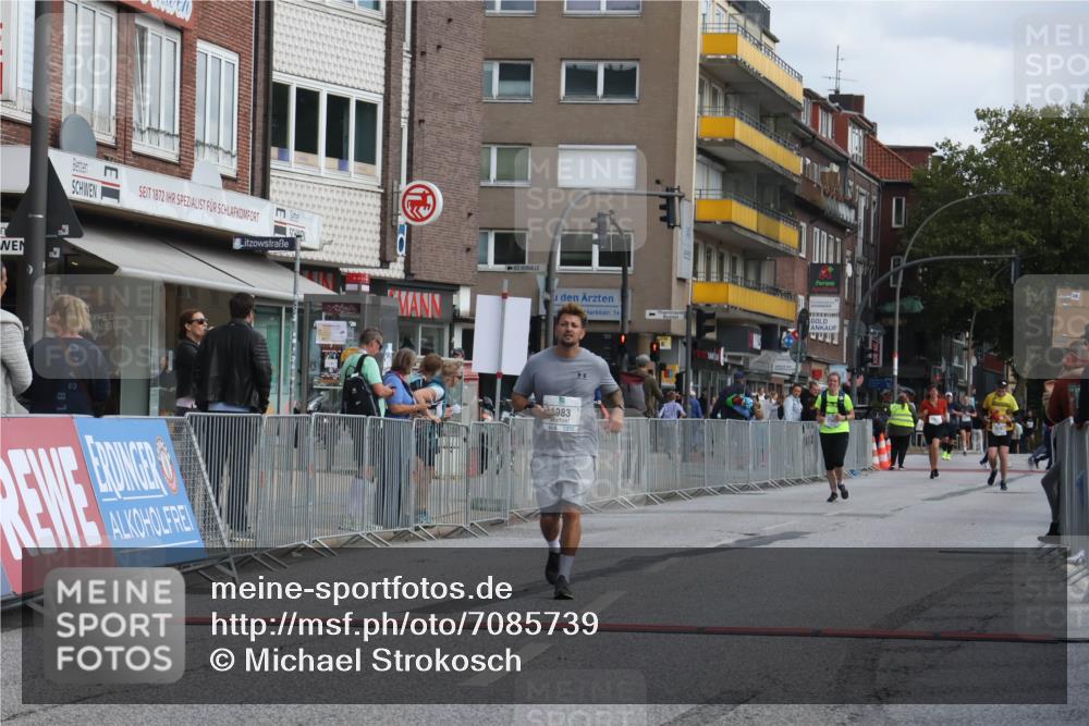 15.09.2024 - PSD Bank Halbmarathon Michael Strokosch http://msf.ph/oto/7085739 15.09.2024 12:33:36 Ziel 1983, 2331, 3107 meine-sportfotos.de