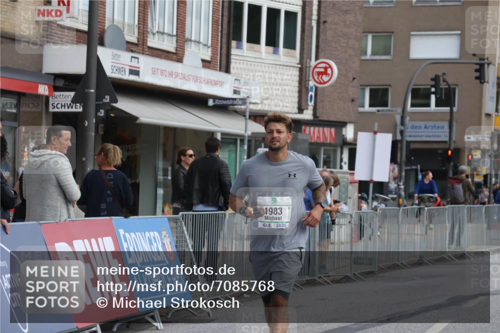 15.09.2024 - PSD Bank Halbmarathon Michael Strokosch http://msf.ph/oto/7085768 15.09.2024 12:33:39 Ziel 1983, 2331, 3107 meine-sportfotos.de
