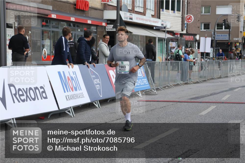 15.09.2024 - PSD Bank Halbmarathon Michael Strokosch http://msf.ph/oto/7085796 15.09.2024 12:33:41 Ziel 1983, 3107, 3451 meine-sportfotos.de