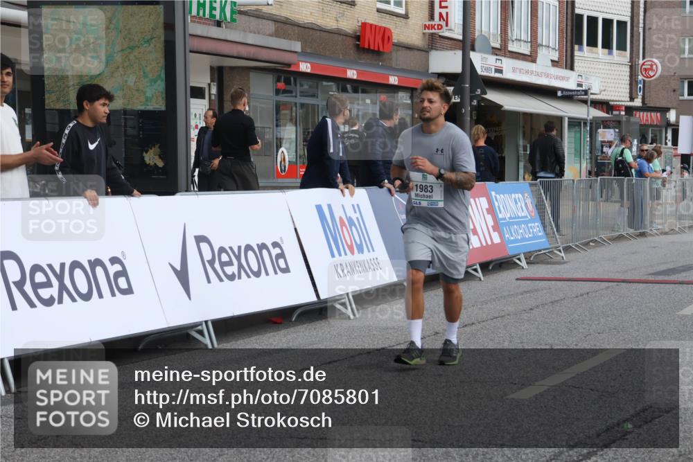 15.09.2024 - PSD Bank Halbmarathon Michael Strokosch http://msf.ph/oto/7085801 15.09.2024 12:33:41 Ziel 1983, 3107, 3451 meine-sportfotos.de