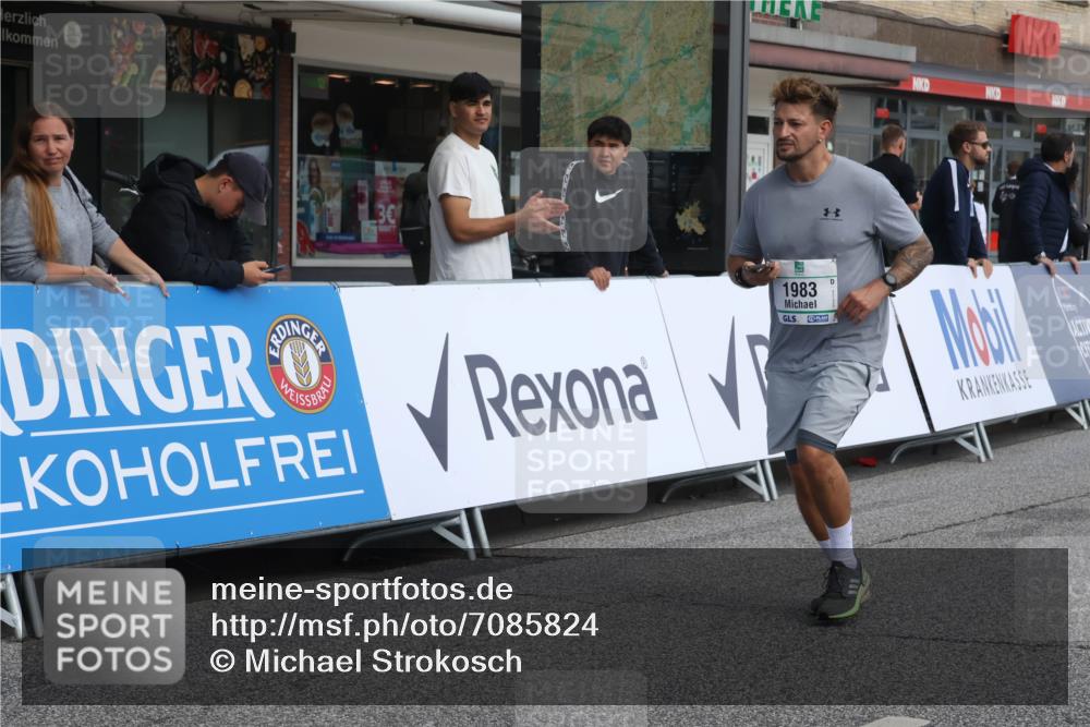15.09.2024 - PSD Bank Halbmarathon Michael Strokosch http://msf.ph/oto/7085824 15.09.2024 12:33:42 Ziel 1983, 3107, 3451 meine-sportfotos.de