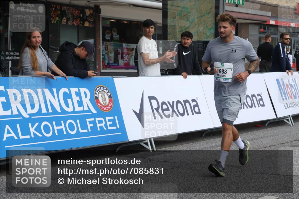 15.09.2024 - PSD Bank Halbmarathon Michael Strokosch http://msf.ph/oto/7085831 15.09.2024 12:33:42 Ziel 1983, 3107, 3451 meine-sportfotos.de