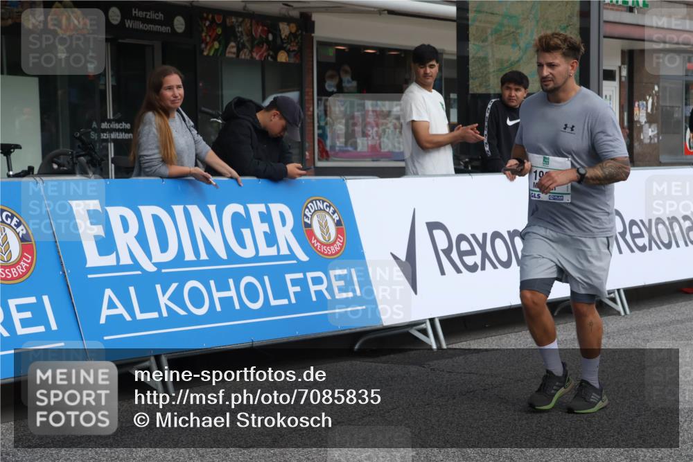 15.09.2024 - PSD Bank Halbmarathon Michael Strokosch http://msf.ph/oto/7085835 15.09.2024 12:33:42 Ziel 1983, 3107, 3451 meine-sportfotos.de