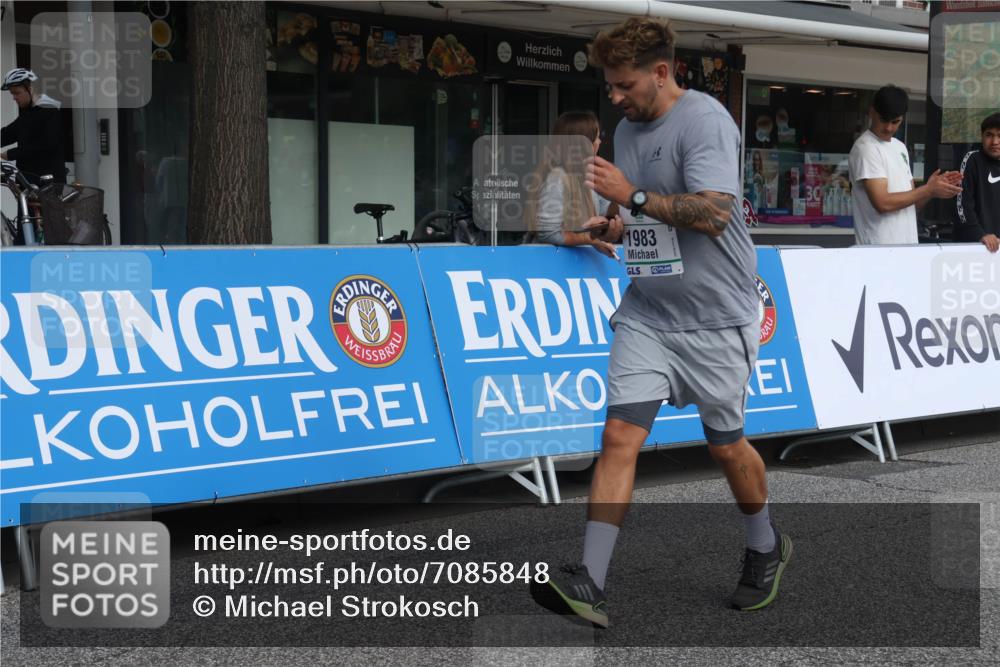 15.09.2024 - PSD Bank Halbmarathon Michael Strokosch http://msf.ph/oto/7085848 15.09.2024 12:33:43 Ziel 1983, 3451 meine-sportfotos.de