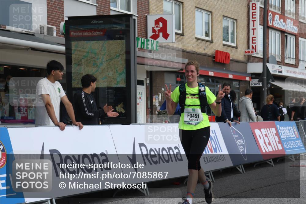 15.09.2024 - PSD Bank Halbmarathon Michael Strokosch http://msf.ph/oto/7085867 15.09.2024 12:33:51 Ziel 1983, 2376, 3433, 3451 meine-sportfotos.de