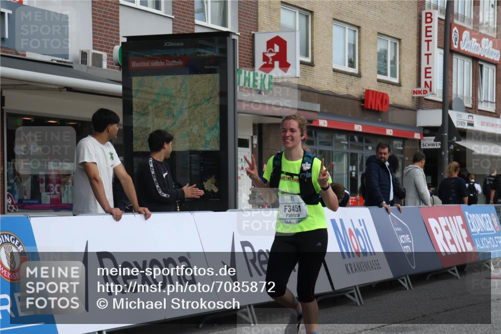 15.09.2024 - PSD Bank Halbmarathon Michael Strokosch http://msf.ph/oto/7085872 15.09.2024 12:33:51 Ziel 1983, 2376, 3433, 3451 meine-sportfotos.de