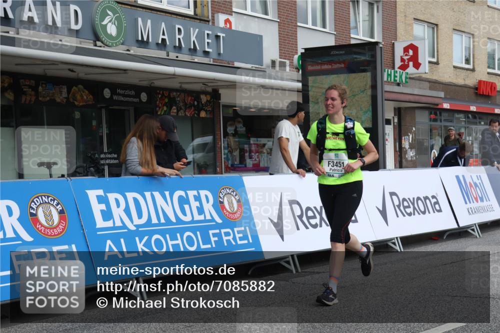 15.09.2024 - PSD Bank Halbmarathon Michael Strokosch http://msf.ph/oto/7085882 15.09.2024 12:33:52 Ziel 2376, 3433, 3451 meine-sportfotos.de